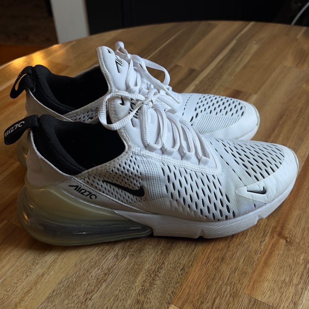 Women's Nike Air 270 White and Black Sneakers 8 UGC